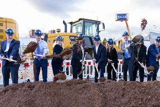 Yale leaders and state and local officials commemorate the groundbreaking of the new Physical Sciences and Engineering Building on Sept. 30.